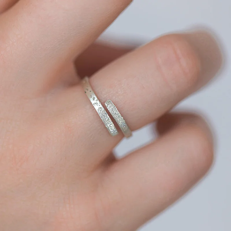 women men’s rings -DIAMOND DUSTED EMBRACED ADJUSTABLE RING