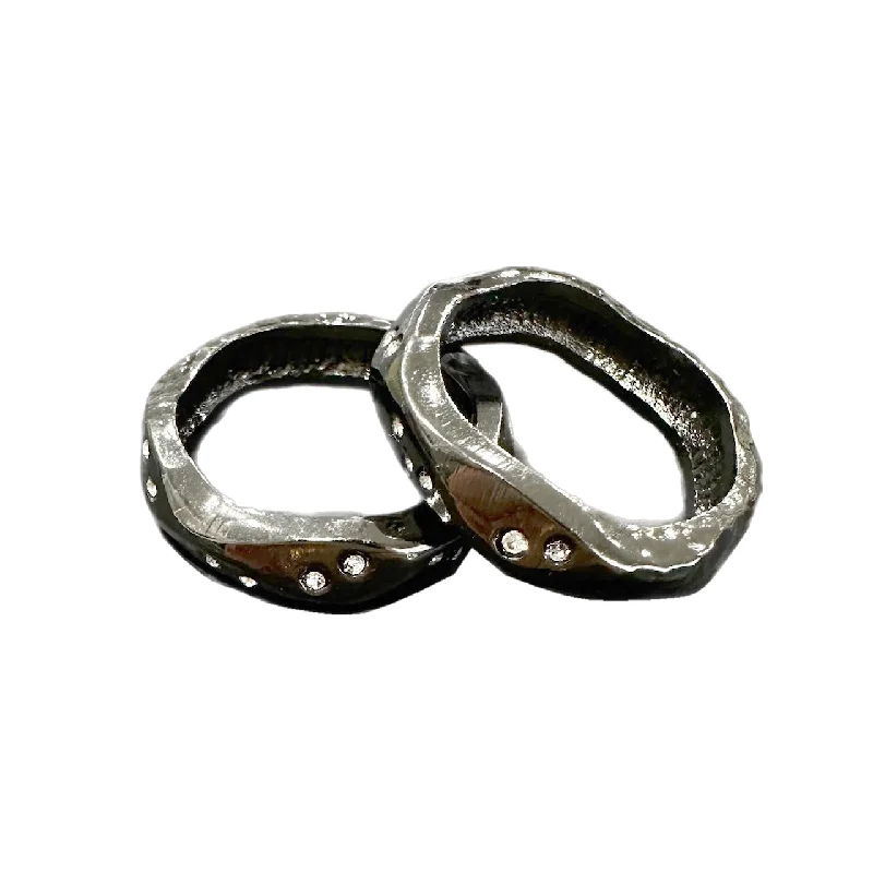 women anniversary rings -GUNMETAL THIN WAVE IMPRESSION BAND RING