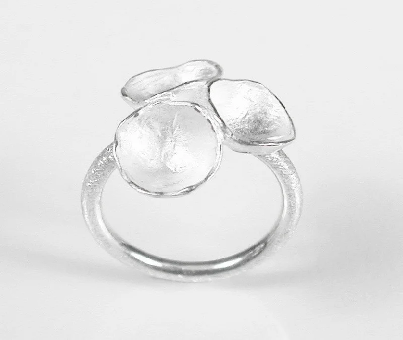 women oval diamond rings -Tri-Pod Ring